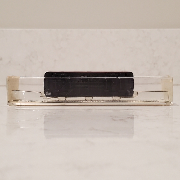 Kadee N Scale 50020 Pennsylvania Wood Sheathed Caboose 981679 - Picture 15 of 17